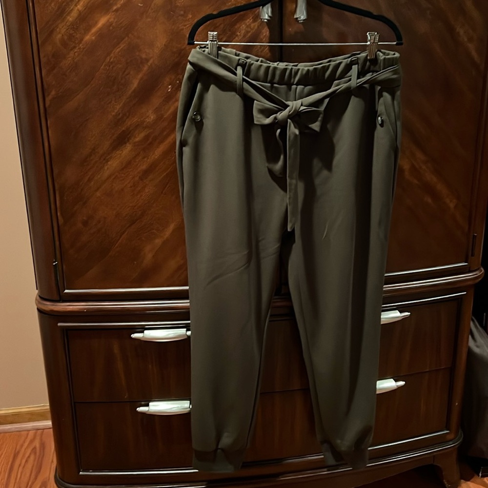 Soft Dress Joggers with pockets
